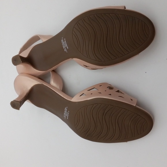 DUSTY ROSE METALIC HEELS - Picture 5 of 5